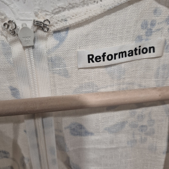 Reformation Lili Linen Floral Ruffle Sleeve Dress - Picture 8 of 14